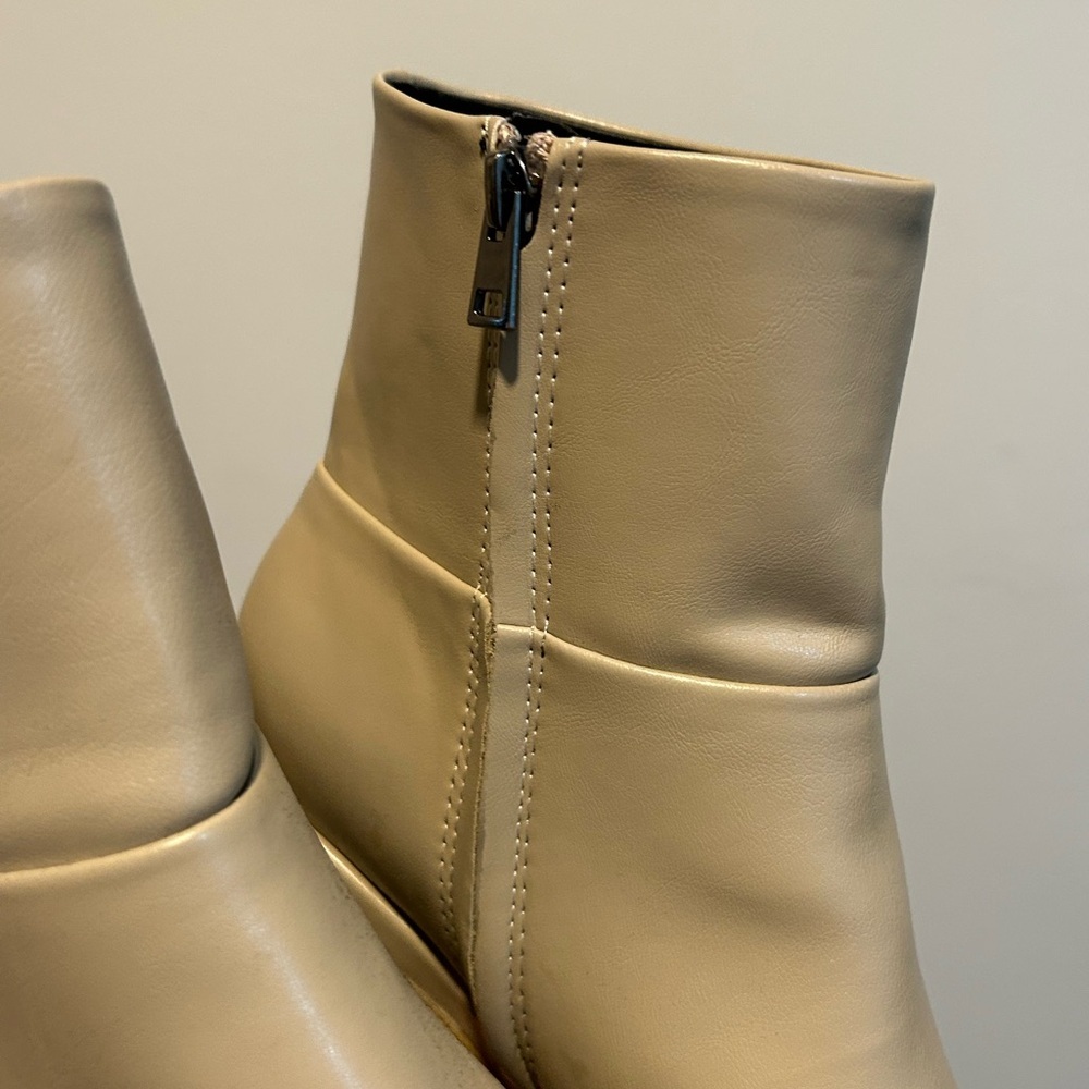 Amazon Essentials Beige Heeled Boots - Picture 5 of 5